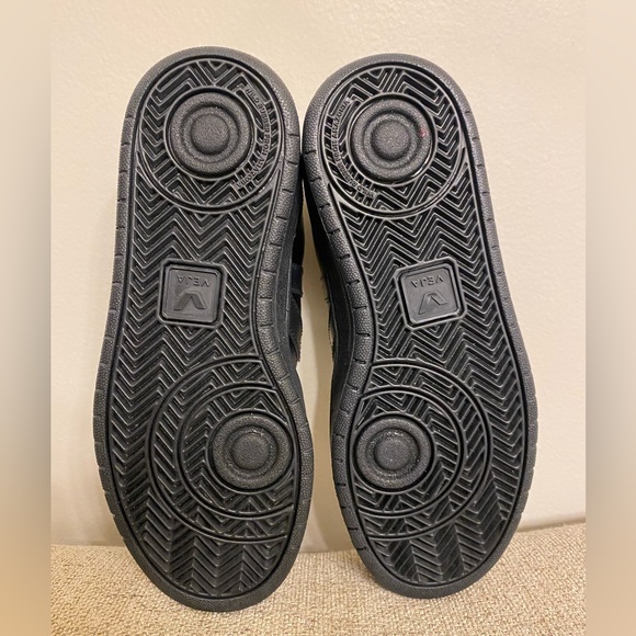 VEJA V-10 MADE IN BRAZIL VEGAN ALL BLACK 2.0 - Picture 13 of 16